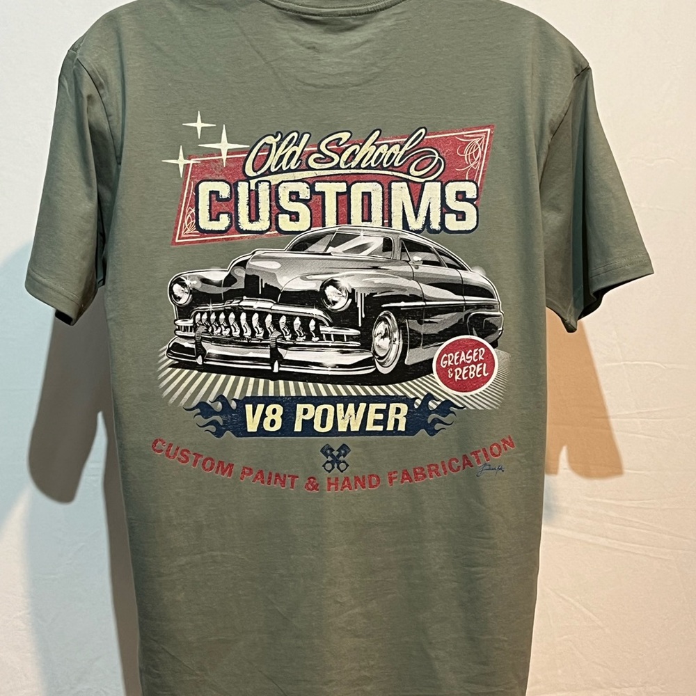 Old school customs car graphics T-shirt.              NWOT
